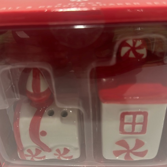 NIB Peppermint Place Two Piece Train Village Salt and Pepper Shakers. - Picture 3 of 3